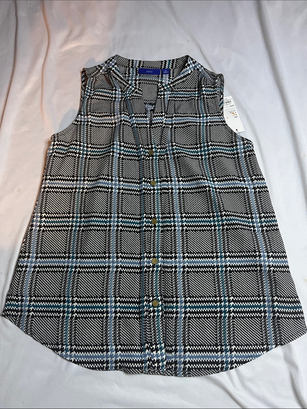 NWT  APT.9 Sleeveless Plaid Blouse